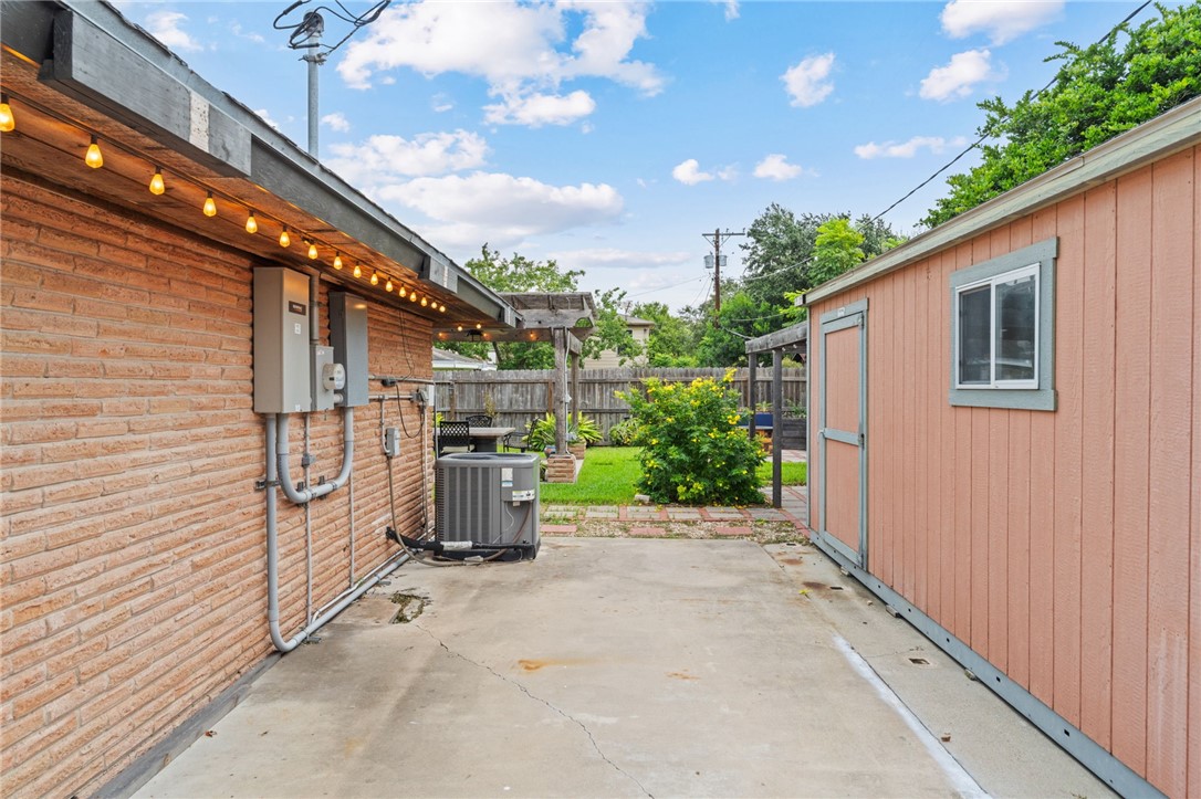 351 Troy Drive Corpus Christi TX 78412