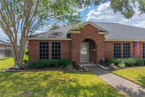1706 Agarito Avenue Alice TX 78332