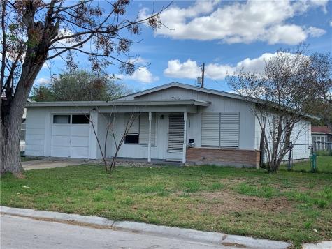 1306 Austin Street Portland TX 78374