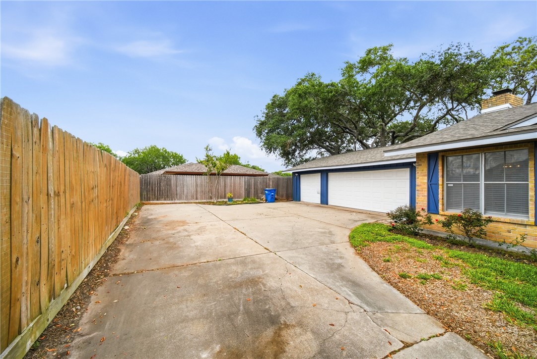 6417 Long Circle Corpus Christi TX 78413