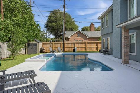 202 Augusta Drive Portland TX 78374