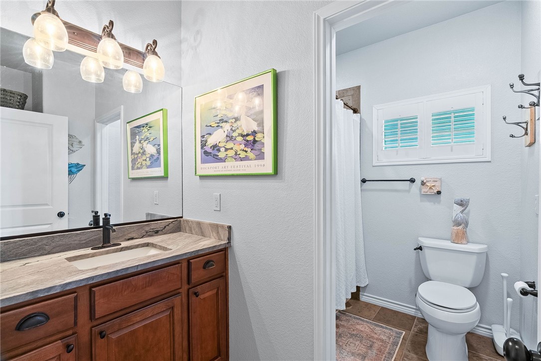 1528 S Magnolia Street Rockport TX 78382