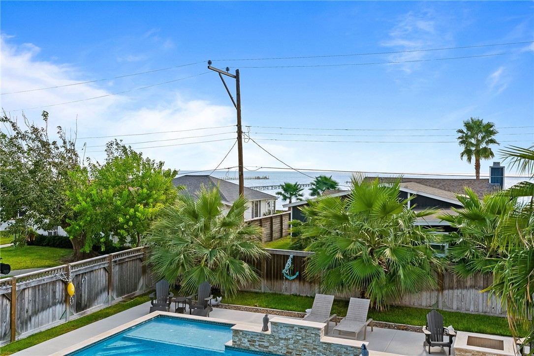 1528 S Magnolia Street Rockport TX 78382