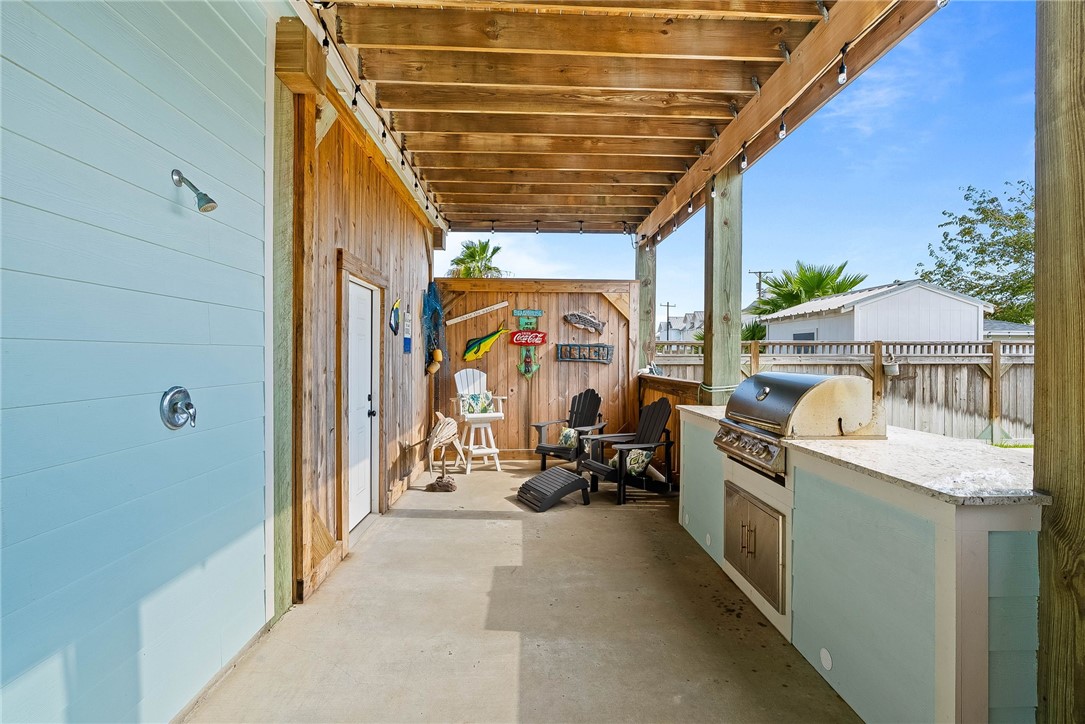 1528 S Magnolia Street Rockport TX 78382