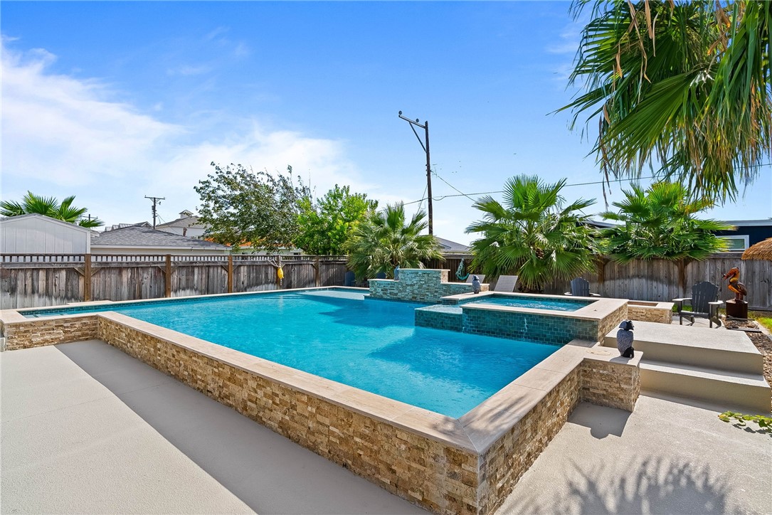 1528 S Magnolia Street Rockport TX 78382
