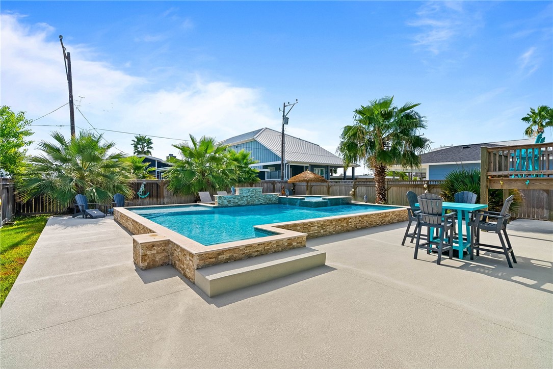 1528 S Magnolia Street Rockport TX 78382