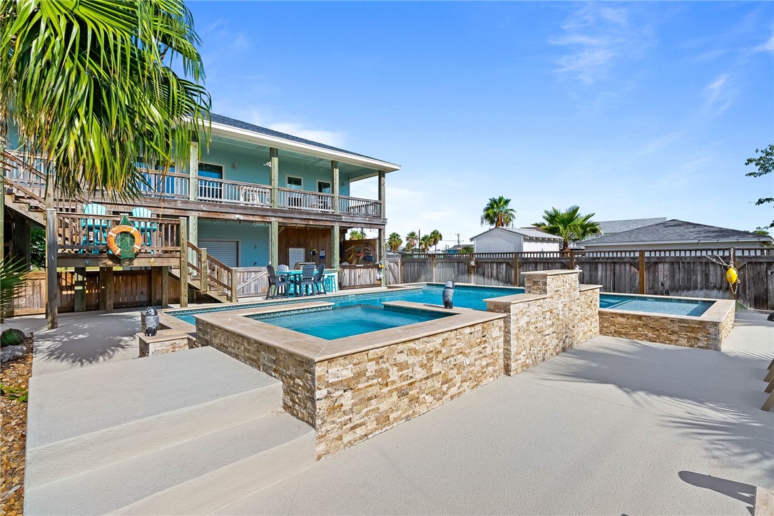 1528 S Magnolia Street Rockport TX 78382