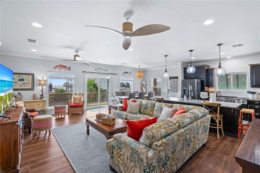 1528 S Magnolia Street Rockport TX 78382