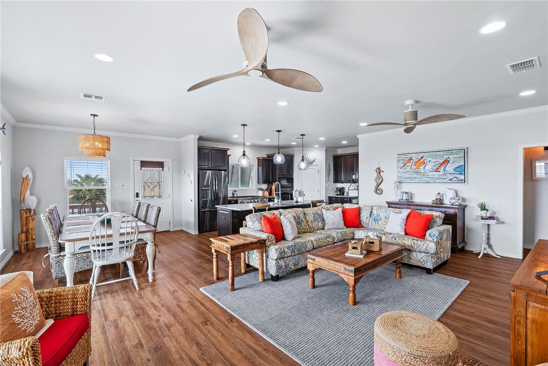 1528 S Magnolia Street Rockport TX 78382