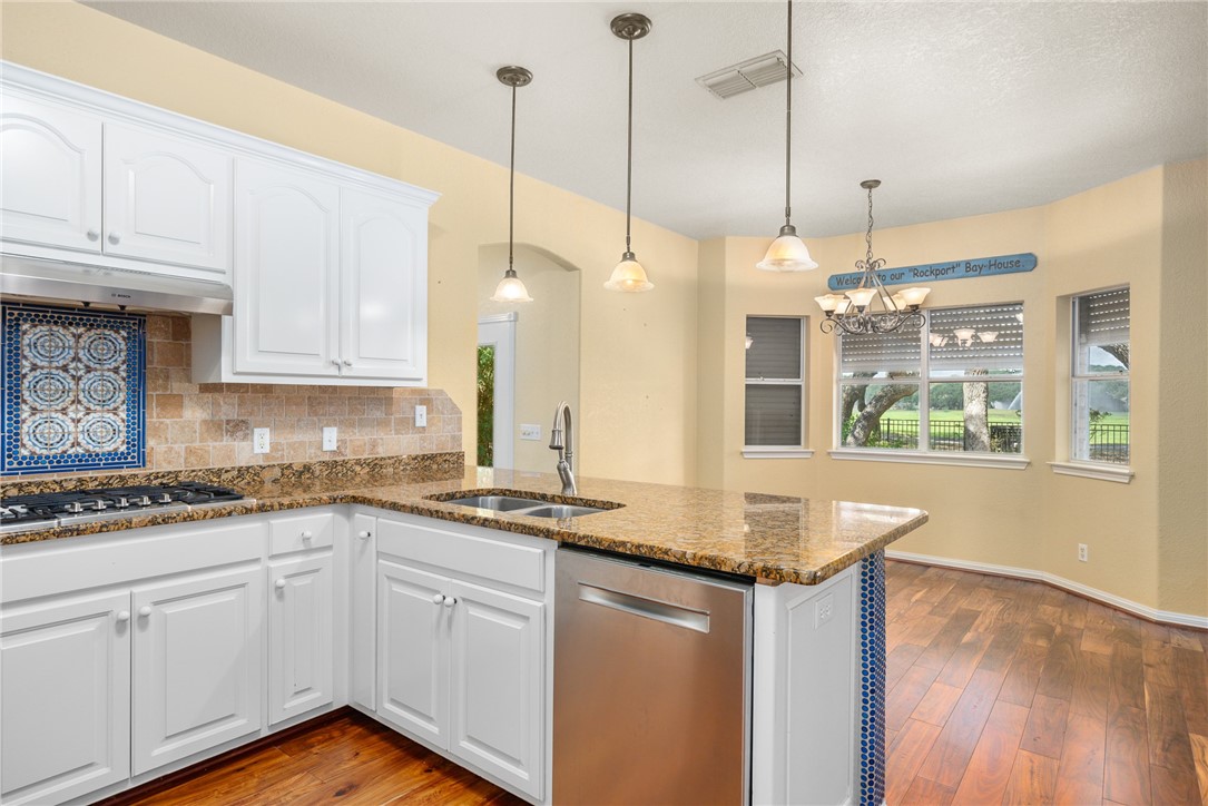 302 Cherry Hills Drive Rockport TX 78382