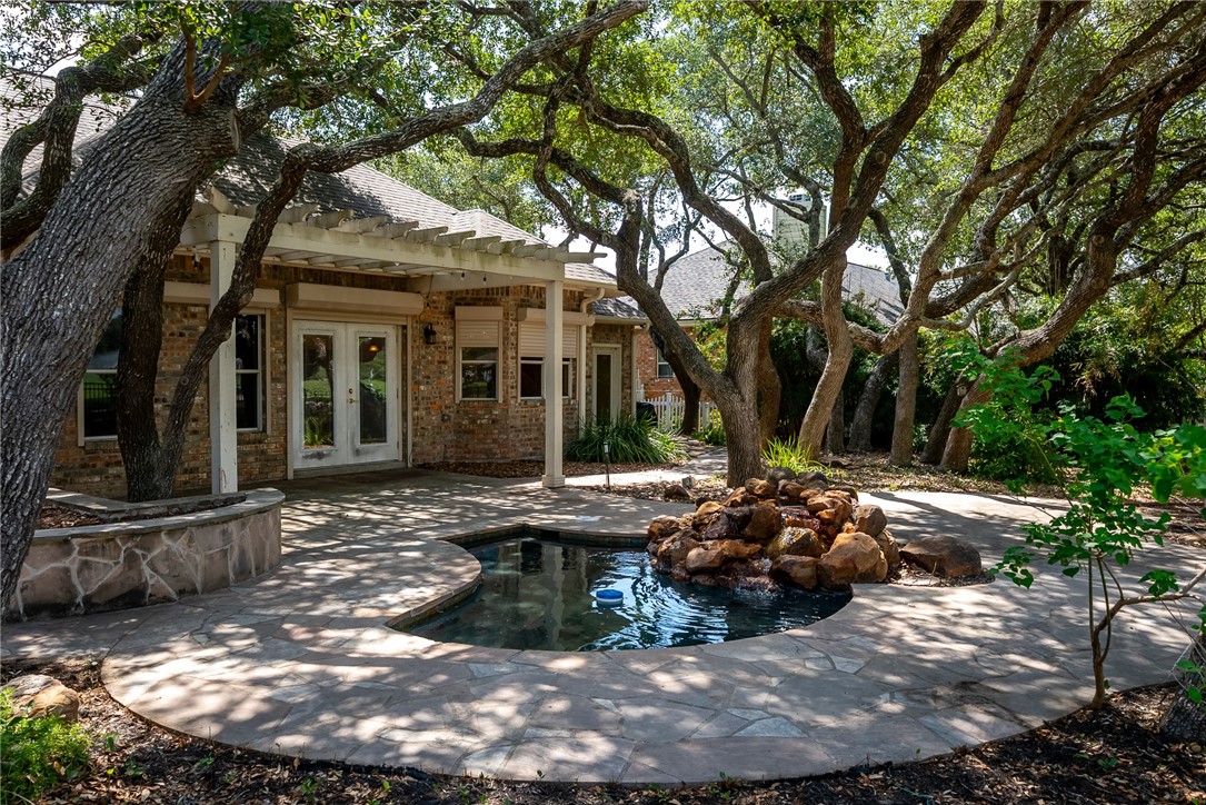 302 Cherry Hills Drive Rockport TX 78382