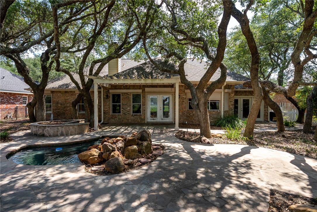 302 Cherry Hills Drive Rockport TX 78382