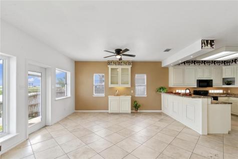13704 Suntan Avenue Corpus Christi TX 78418