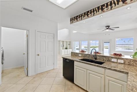 13704 Suntan Avenue Corpus Christi TX 78418