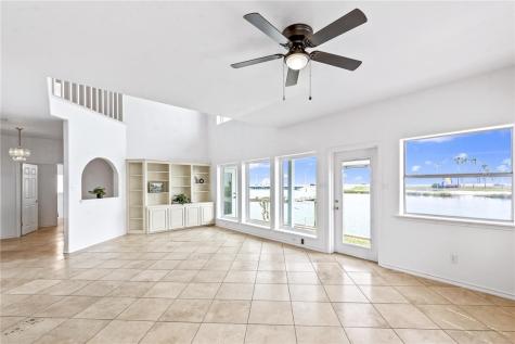 13704 Suntan Avenue Corpus Christi TX 78418