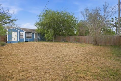 3633 Chestnut Street Corpus Christi TX 78411