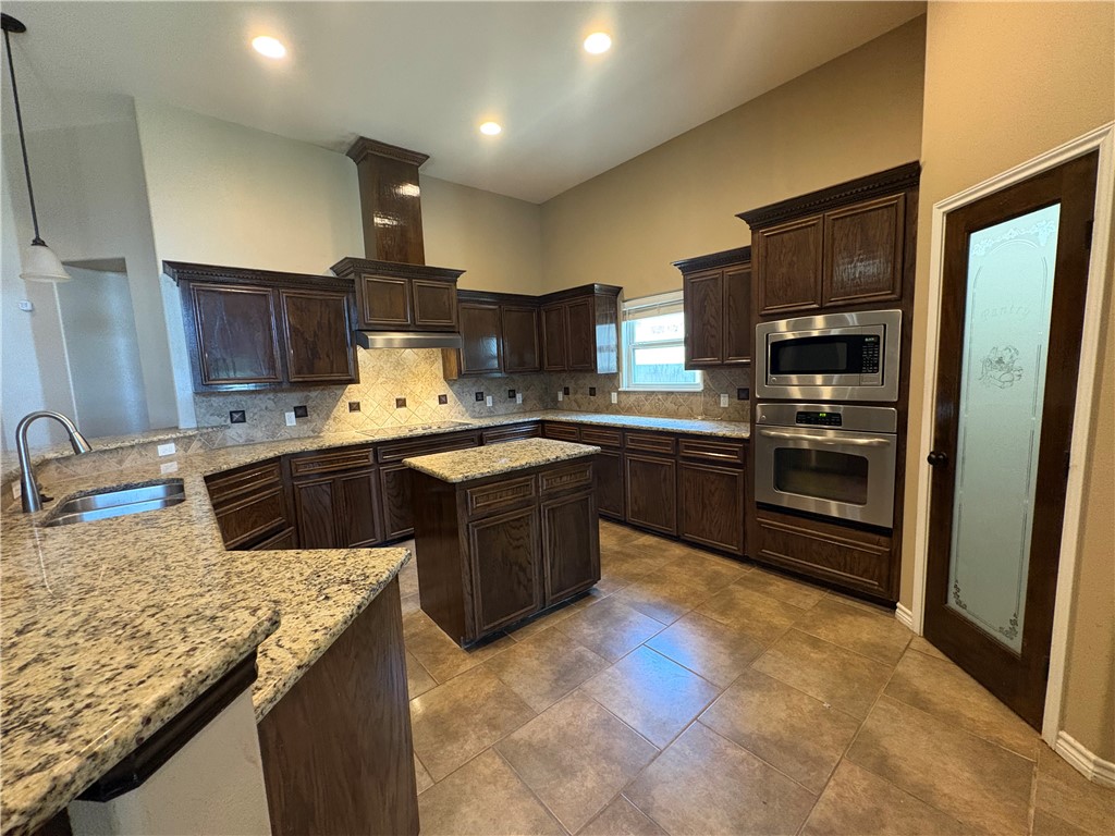 6805 Sir Moses Place Corpus Christi TX 78414