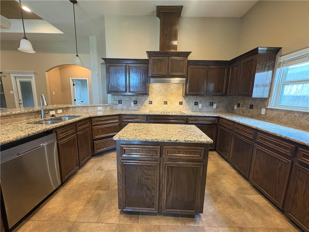 6805 Sir Moses Place Corpus Christi TX 78414