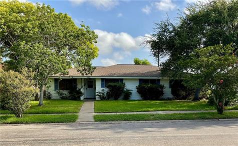 203 Carmel Drive Portland TX 78374