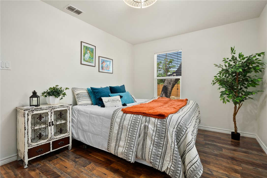 1906 Cochran Rockport TX 78382