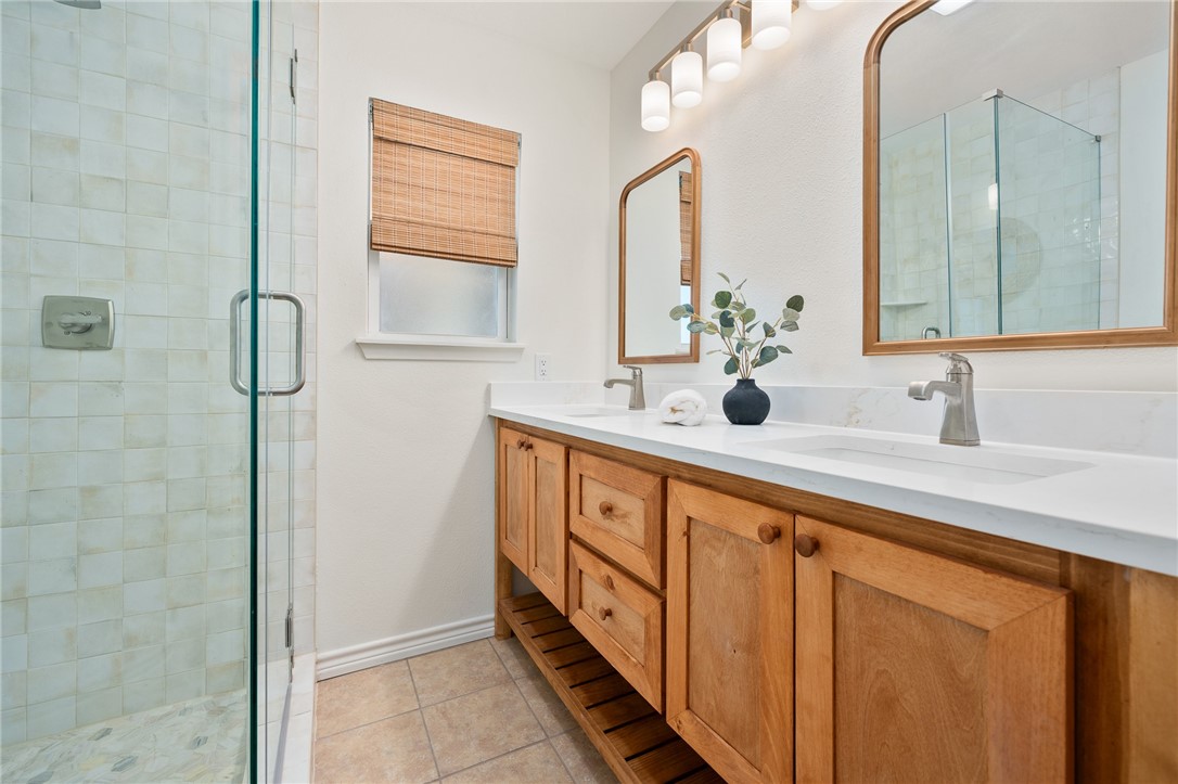 1906 Cochran Rockport TX 78382