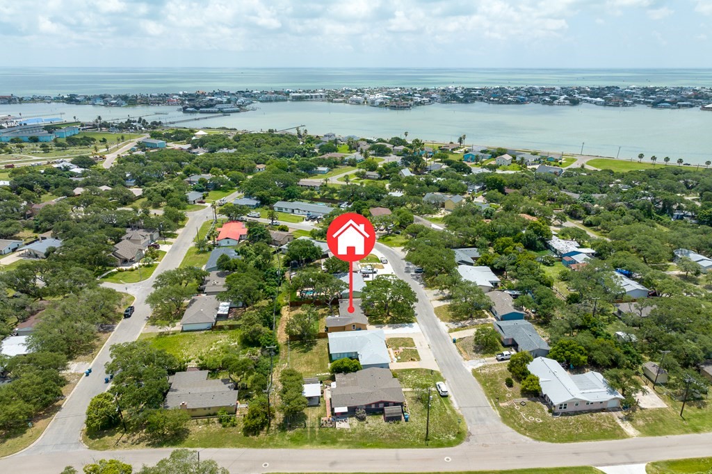1906 Cochran Rockport TX 78382