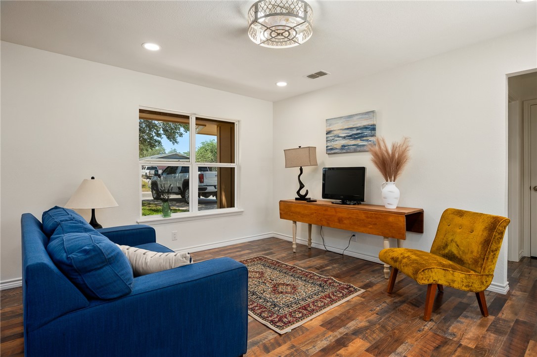1906 Cochran Rockport TX 78382