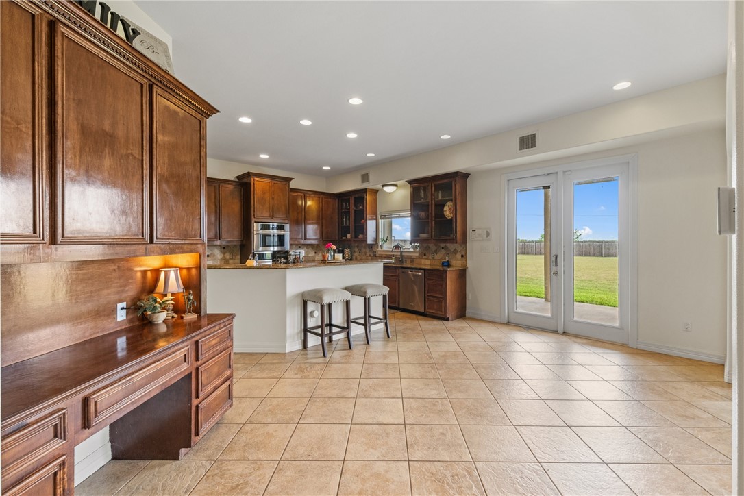 6001 King Trail Corpus Christi TX 78414