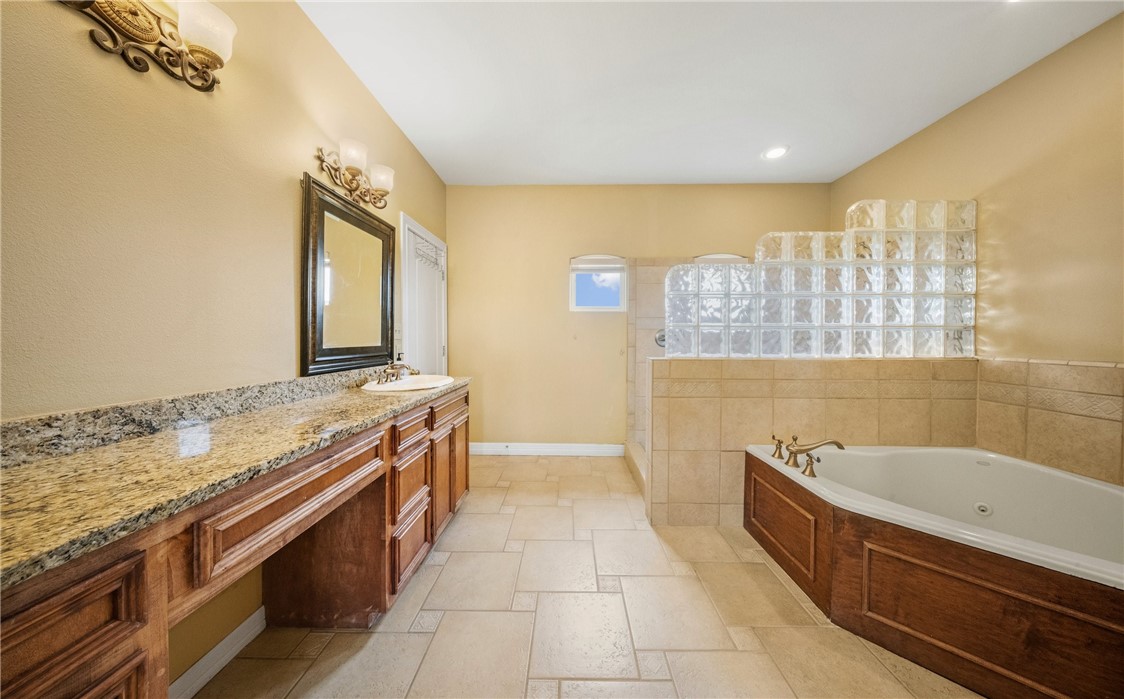 6001 King Trail Corpus Christi TX 78414