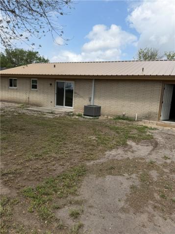 1404 Yellowstone Drive Beeville TX 78102