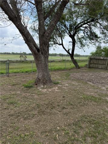1404 Yellowstone Drive Beeville TX 78102