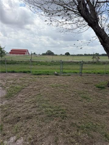 1404 Yellowstone Drive Beeville TX 78102