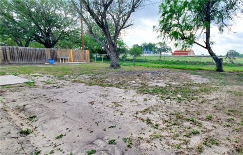 1404 Yellowstone Drive Beeville TX 78102