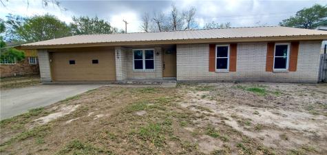 1404 Yellowstone Drive Beeville TX 78102