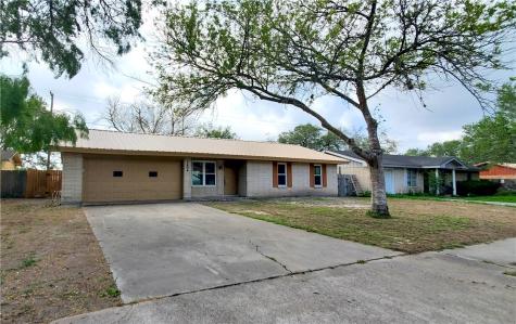 1404 Yellowstone Drive Beeville TX 78102