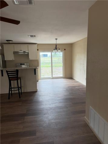 1404 Yellowstone Drive Beeville TX 78102