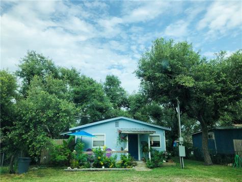 1612 Sammy Henderson Street Rockport TX 78382