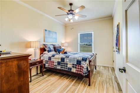 20 Southpointe Circle Rockport TX 78382