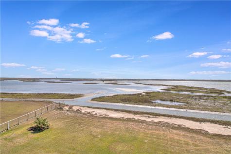 20 Southpointe Circle Rockport TX 78382