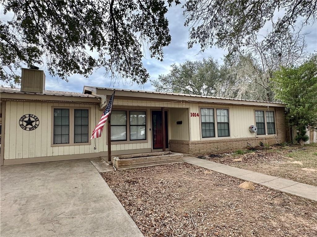 1014 Harvey Pleasanton TX 78064