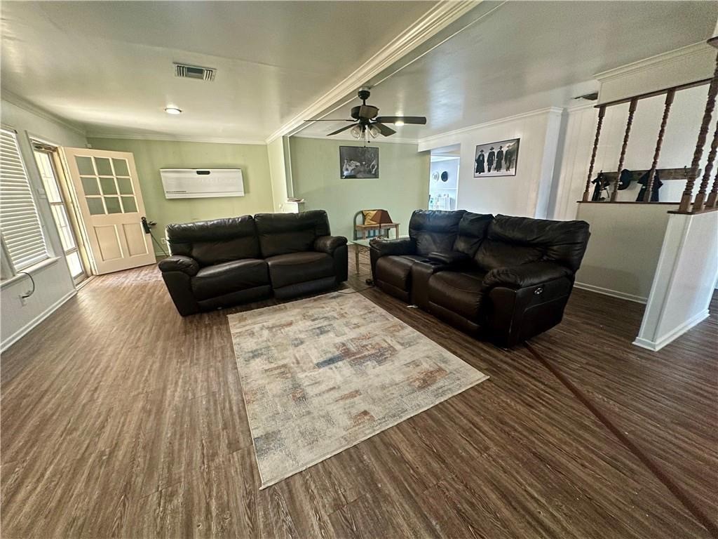 1014 Harvey Pleasanton TX 78064
