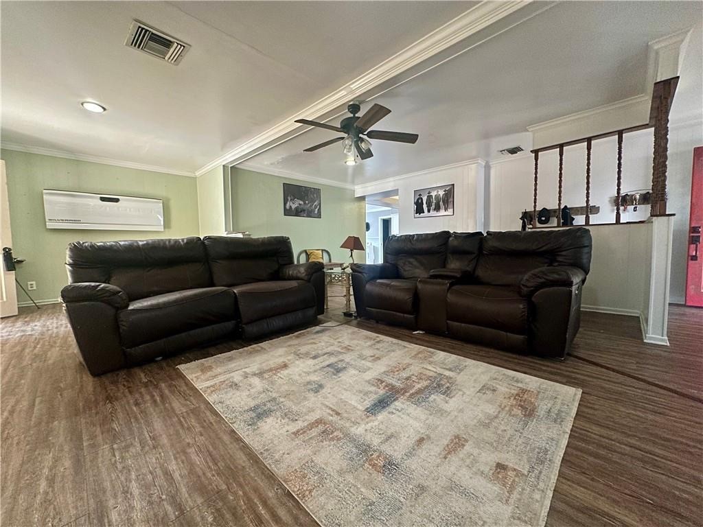 1014 Harvey Pleasanton TX 78064