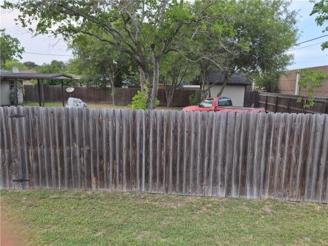 322 S 26th Street Kingsville TX 78363