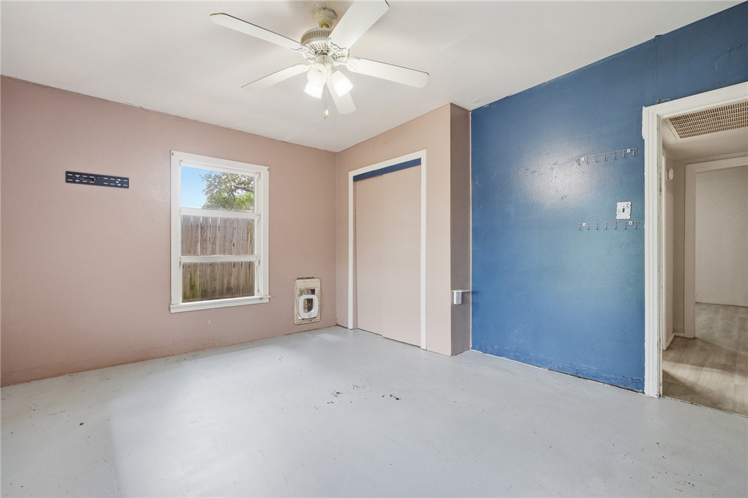 1031 N Live Oak Rockport TX 78382