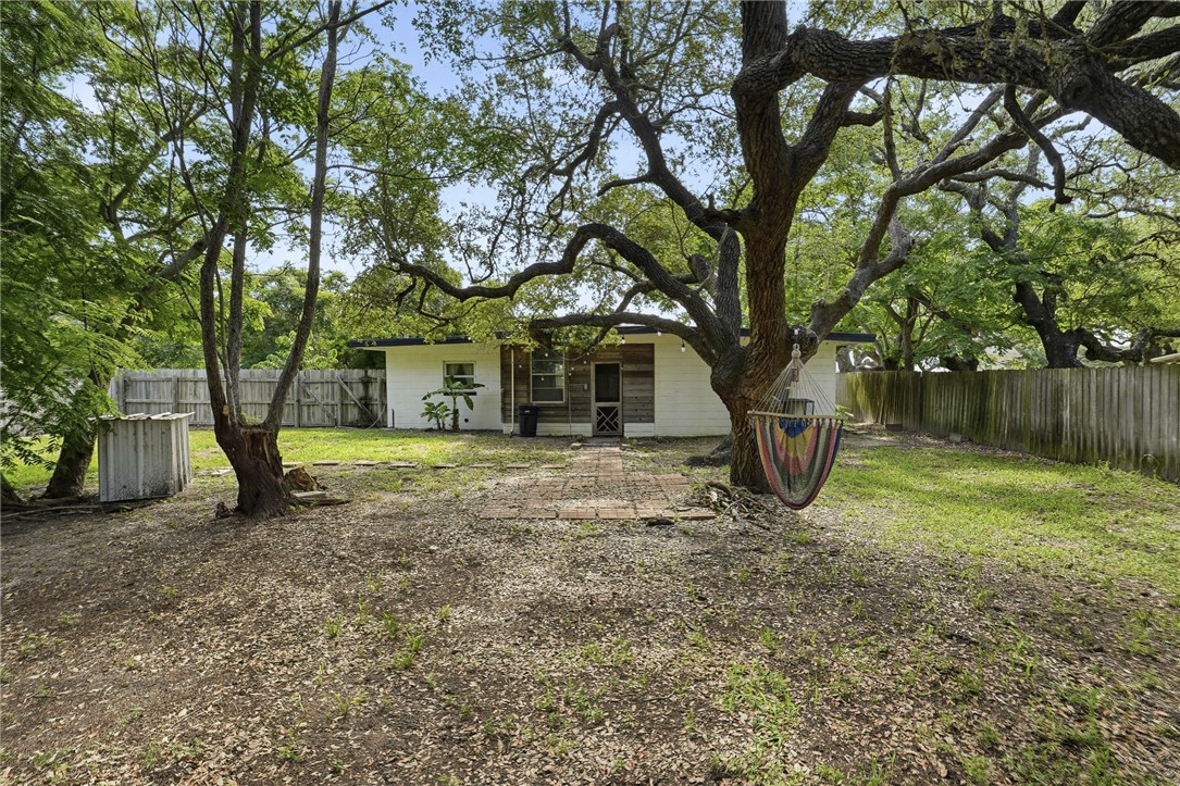 1031 N Live Oak Rockport TX 78382