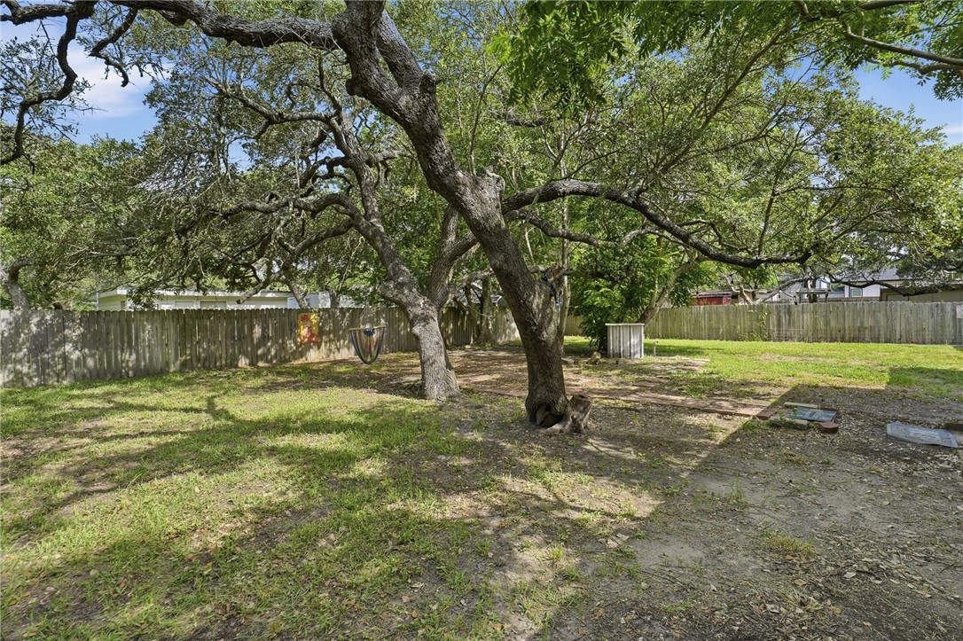 1031 N Live Oak Rockport TX 78382