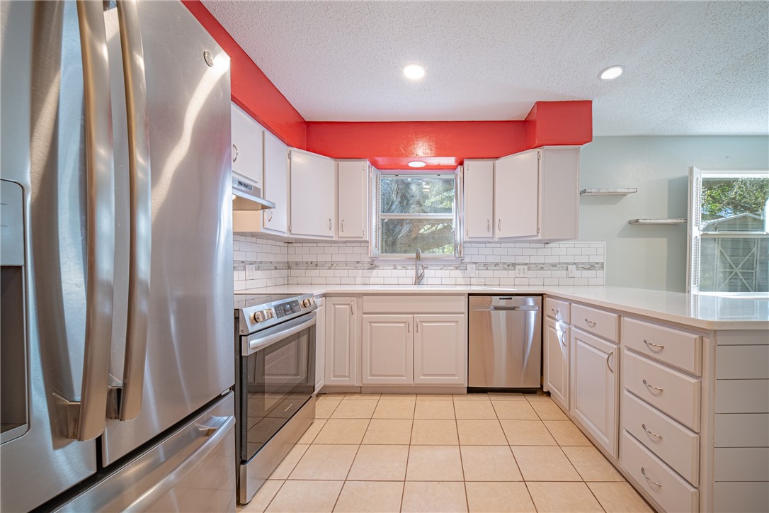 1107 Wood Street Rockport TX 78382