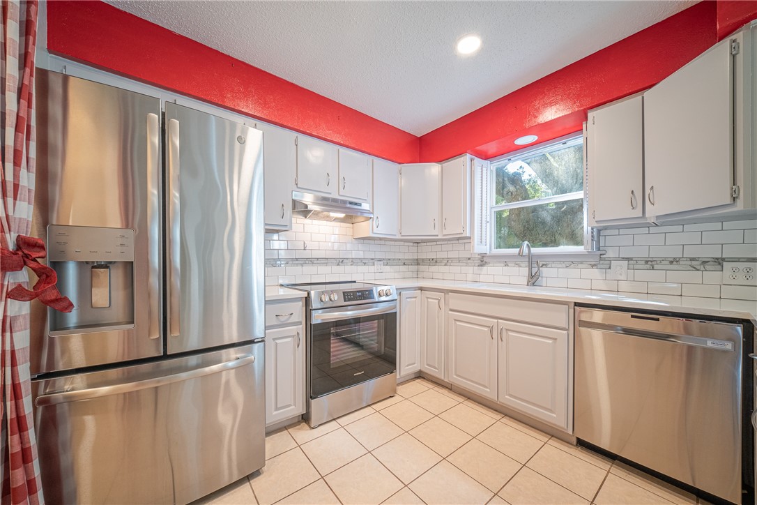 1107 Wood Street Rockport TX 78382