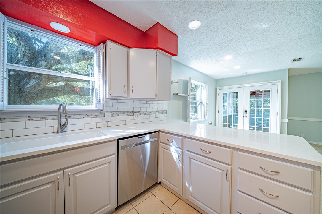 1107 Wood Street Rockport TX 78382