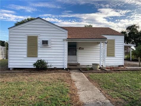 106 W 6th Street Bishop TX 78343
